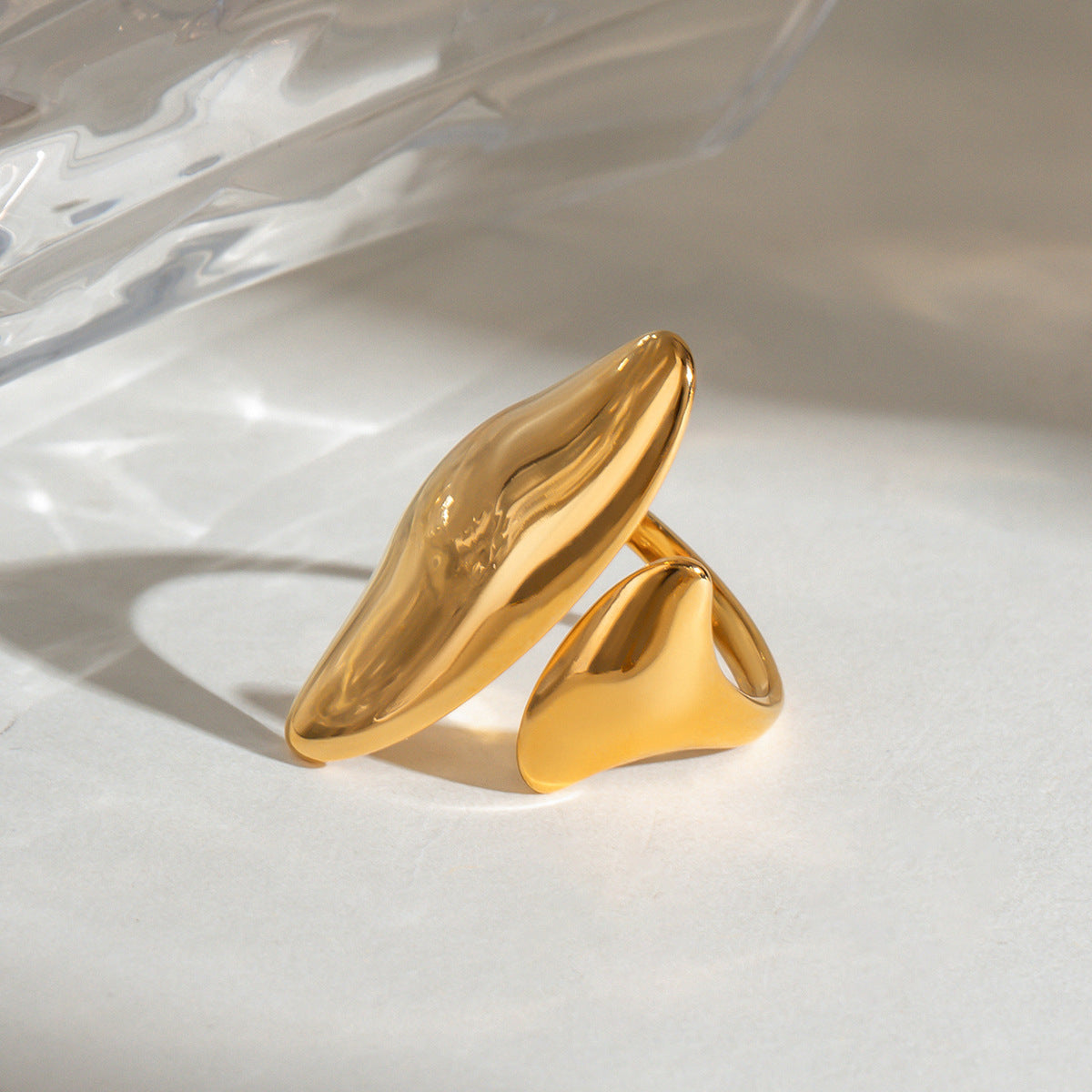 Bague élégante pour femme en acier inoxydable hypoallergénique et résistant à l'eau