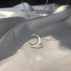 Collier pour femme avec pendentif lune