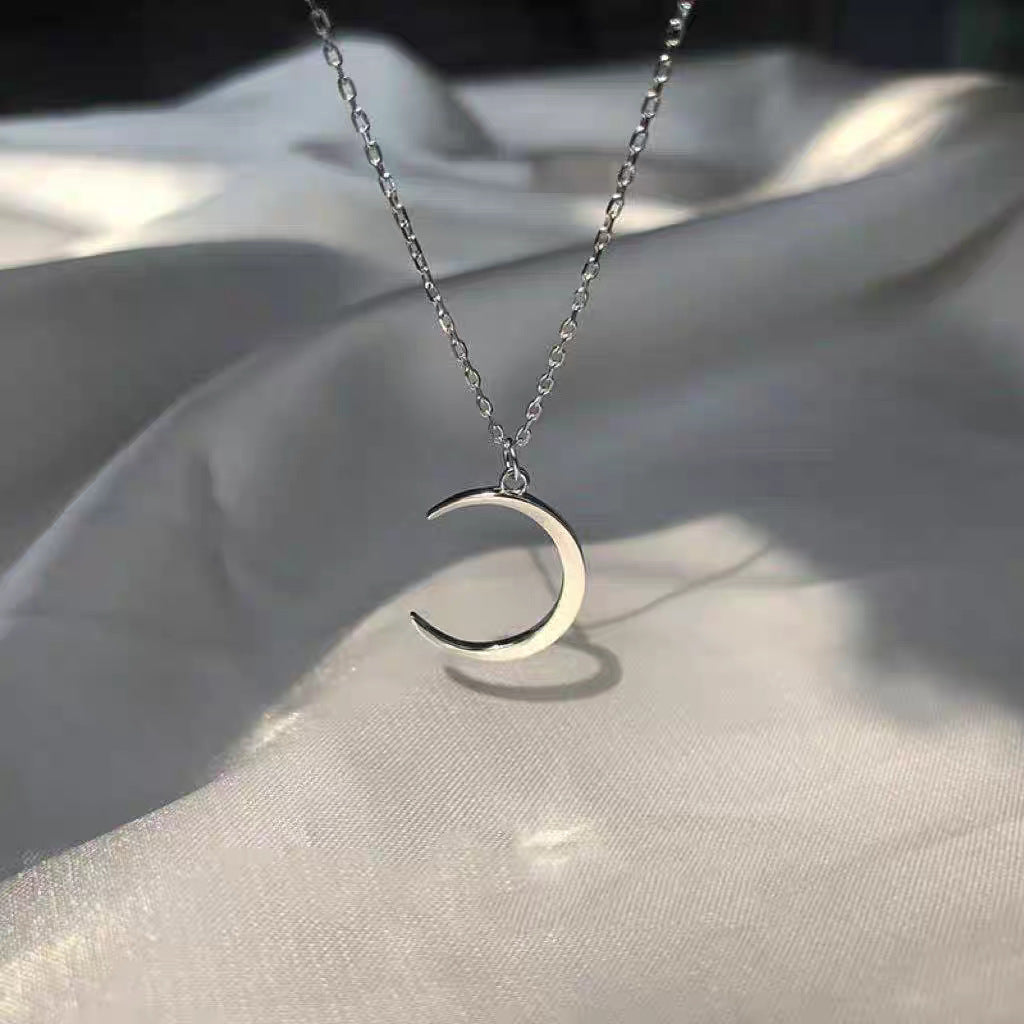 Collier pour femme avec pendentif lune