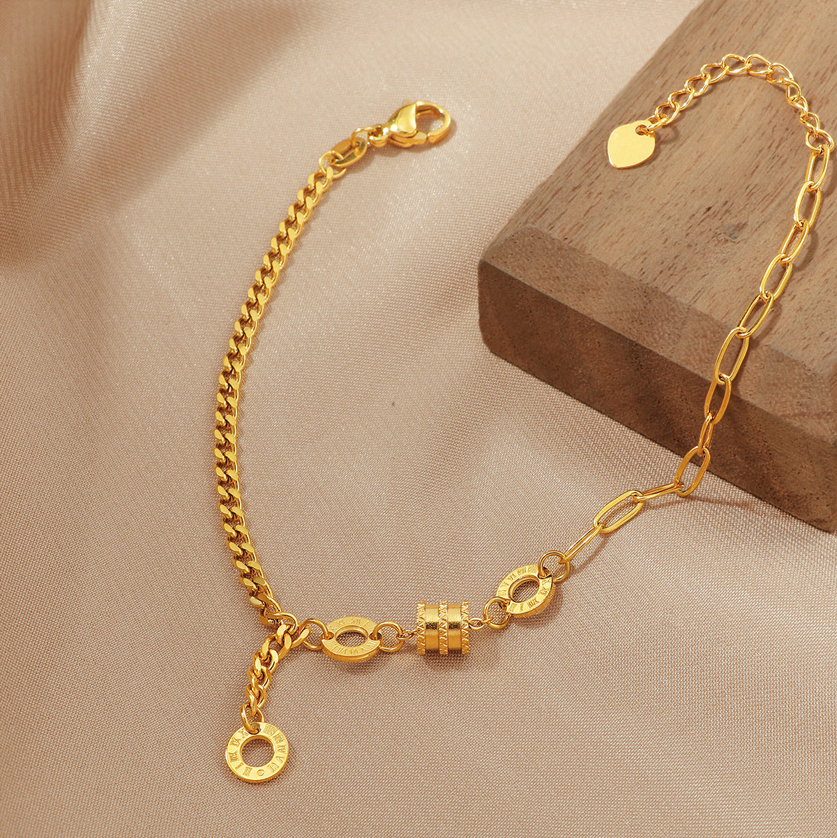 Collier à maillons dorés glamour pour femme