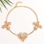 Collier pour femme au design moderne et sculptural
