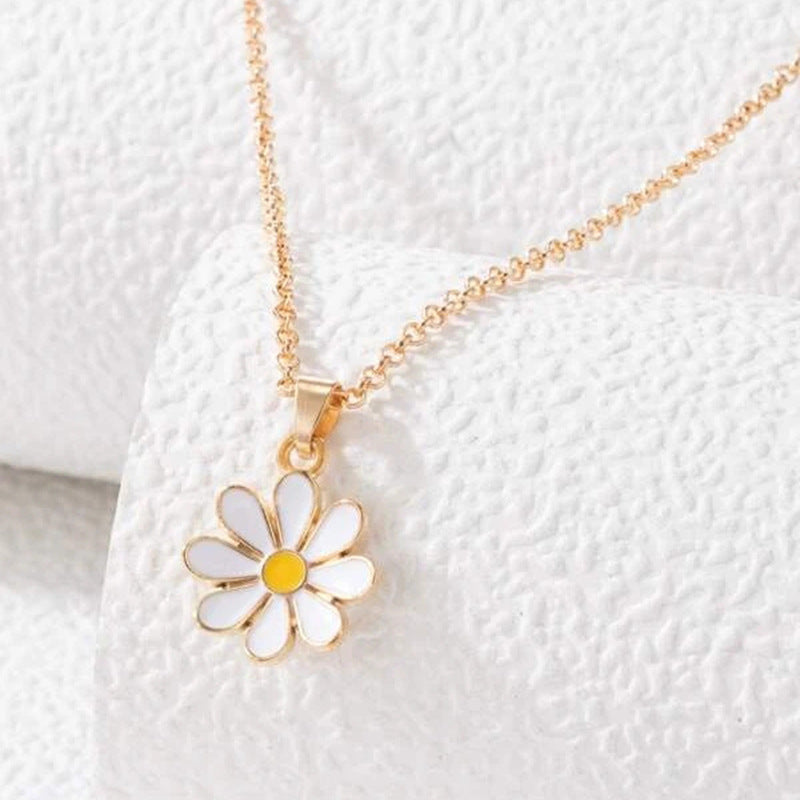 Collier pour femme avec pendentif marguerite
