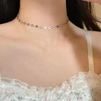 Collier ras-du-cou à breloques florales