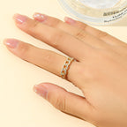 Bague statement élégante pour femme avec zircons étincelants