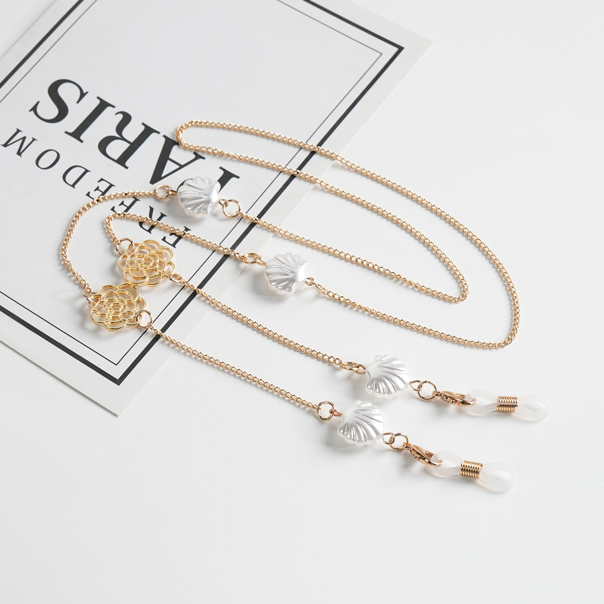 Collier élégant à chaîne florale