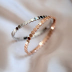 Bracelet jonc pour femme motif hexagone géométrique