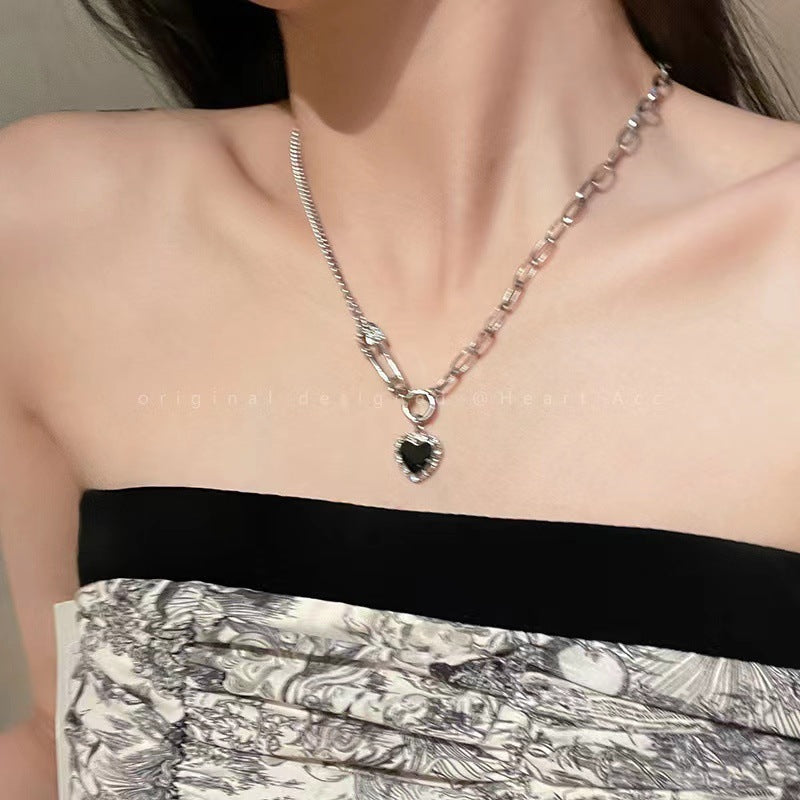 Collier avec pendentif en forme de cœur
