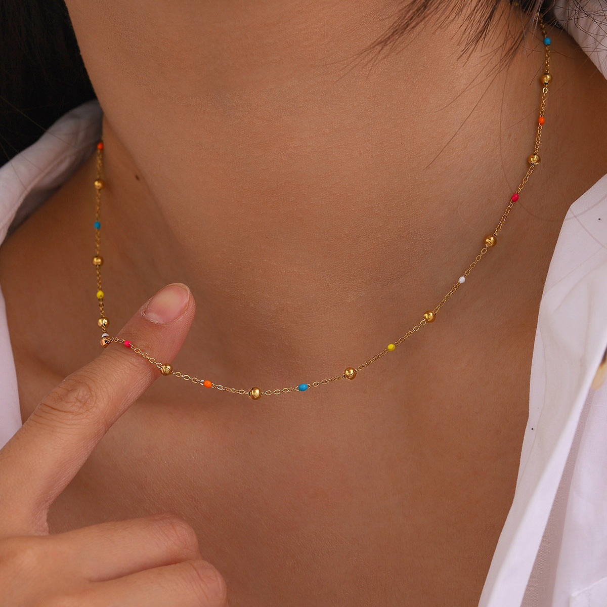 Bracelet femme avec pendentifs papillons colorés