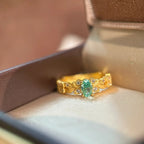 Bague élégante pour femme avec pierre ovale et détails en zircone