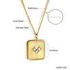 Collier pour femme avec pendentif carré orné de cristaux