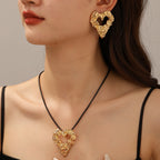 Collier pour femme avec pendentifs cœurs artistiques