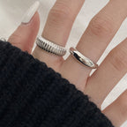 Bague ouverte tendance pour femme avec design incurvé