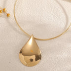 Collier pour femme avec pendentif goutte élégant