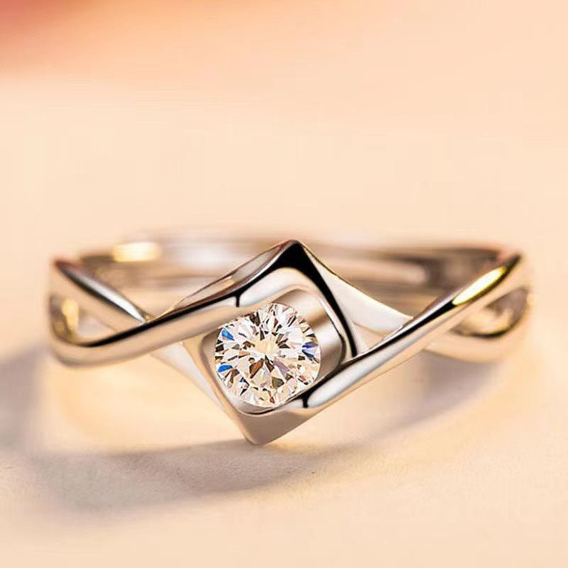 Bague élégante pour femme avec pierre scintillante