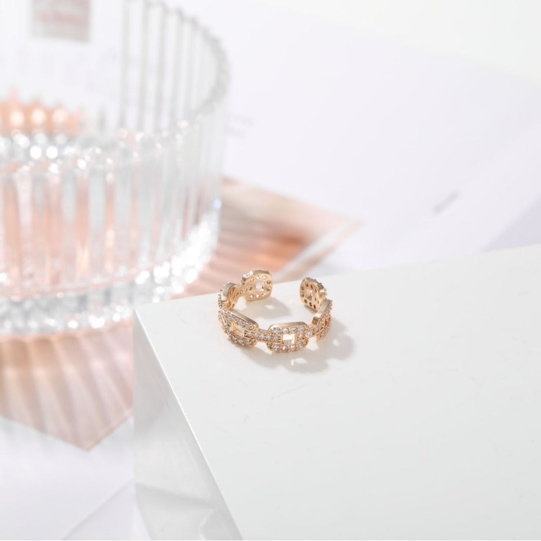 Bague élégante et étincelante pour femme avec cristaux