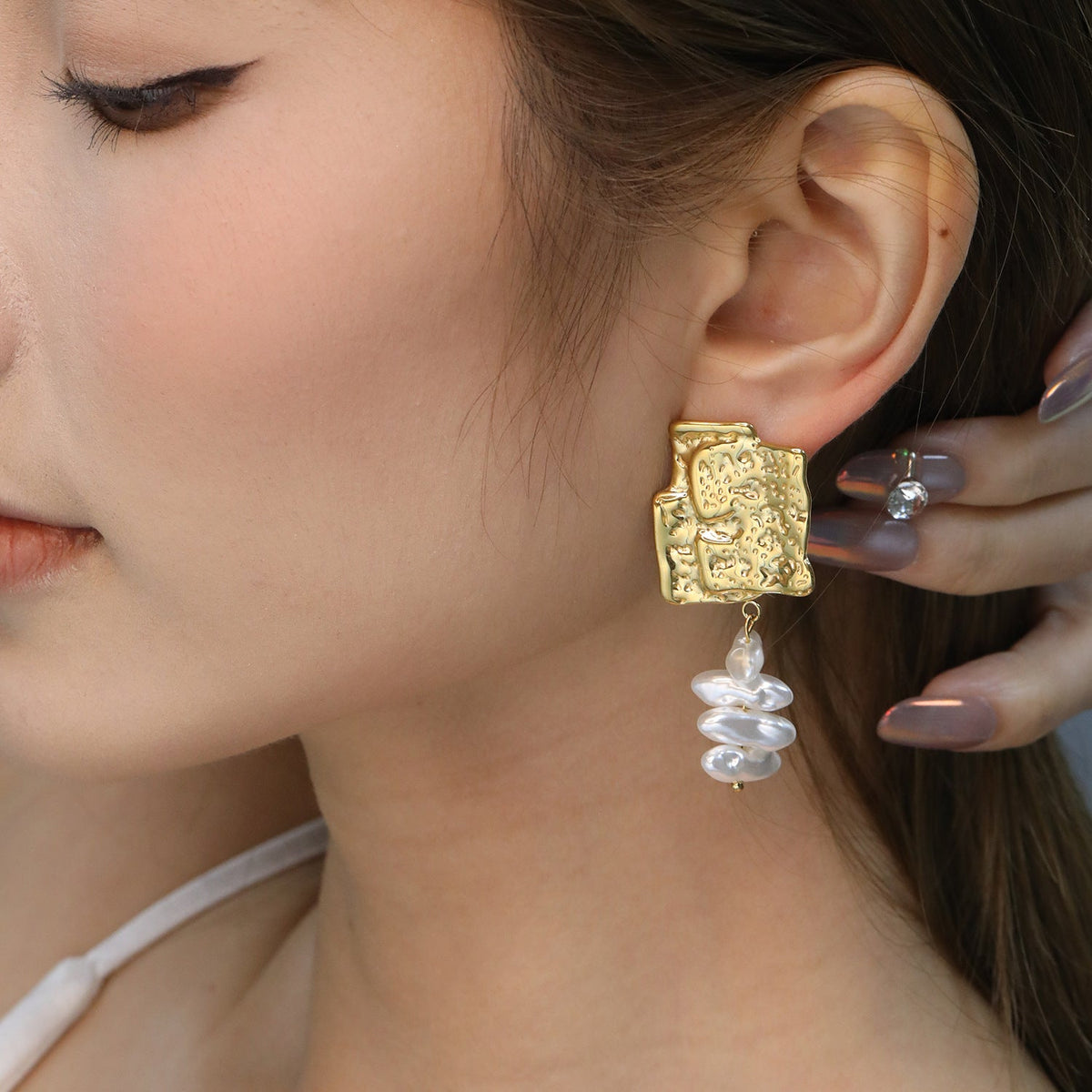 Boucles d'oreilles pendantes texturées pour femme