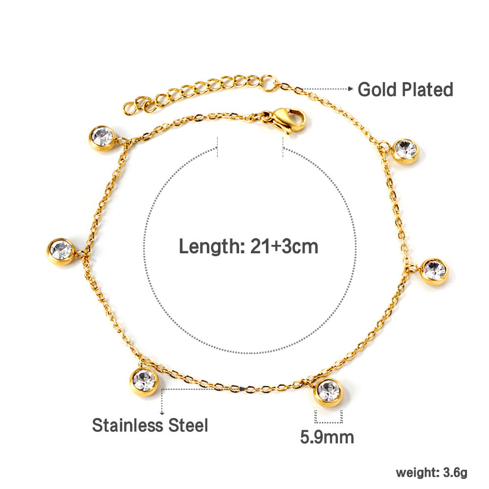 Collier délicat doré avec éléments de design élégants