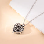 Collier pour femme avec médaillon cœur gravé
