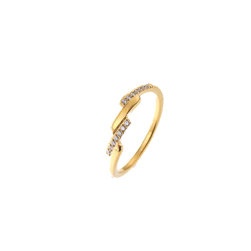 Bague créateur pour femme au design éclair moderne