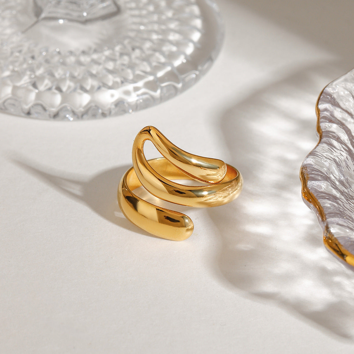 Bague torsadée élégante en acier inoxydable pour femme