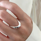 Bracelet moderne et minimaliste pour femme