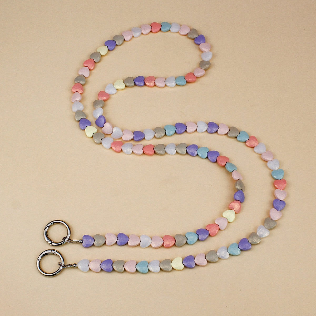 Collier élégant perles et chaîne