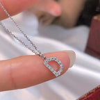 Collier pendentif initiale A pavé de zircone cubique