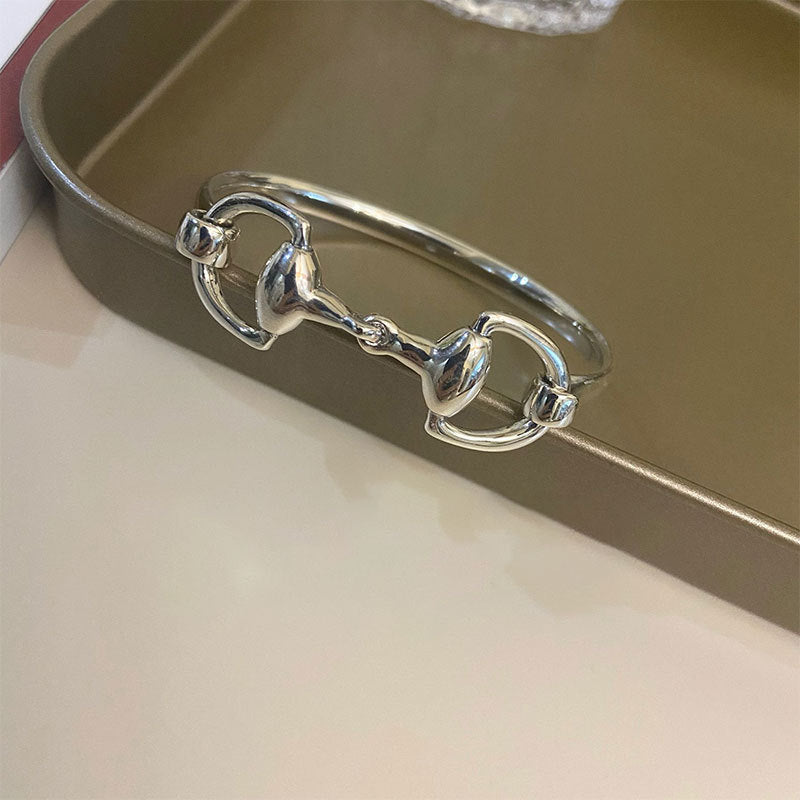 Bracelet jonc pour femme au design de chaîne