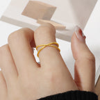 Bague pour femme au design incurvé élégant