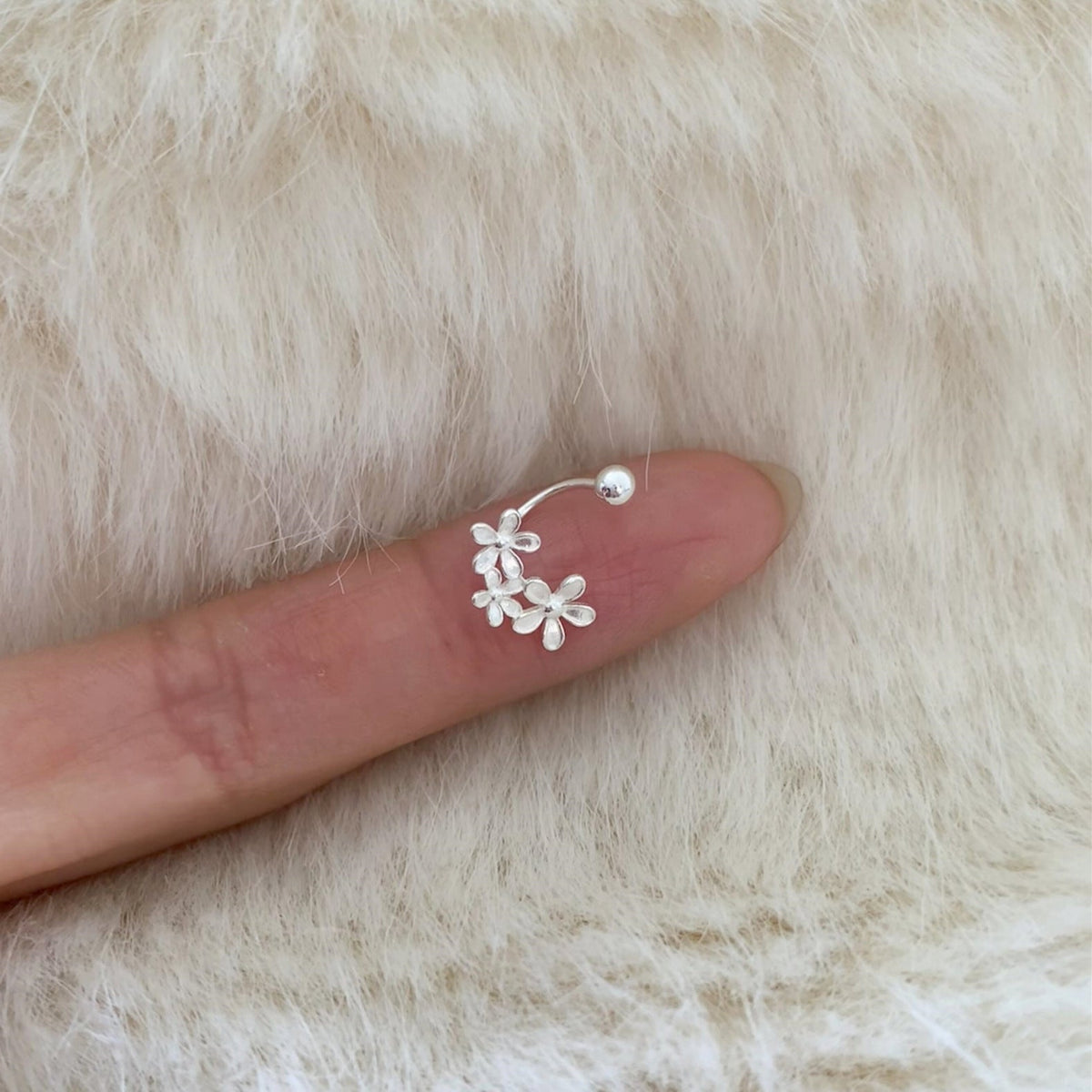 Boucles d'oreilles pour femme motif fleur délicat