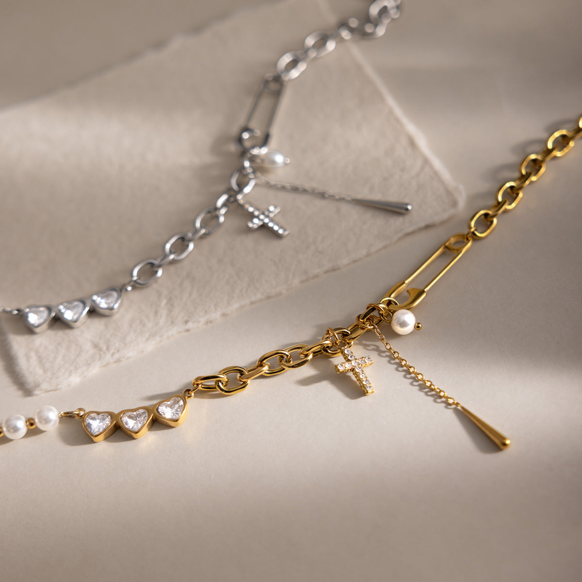 Collier pour femme avec pendentifs étoile et cœur en acier inoxydable