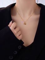 Collier pour femme avec pendentifs minimalistes modernes