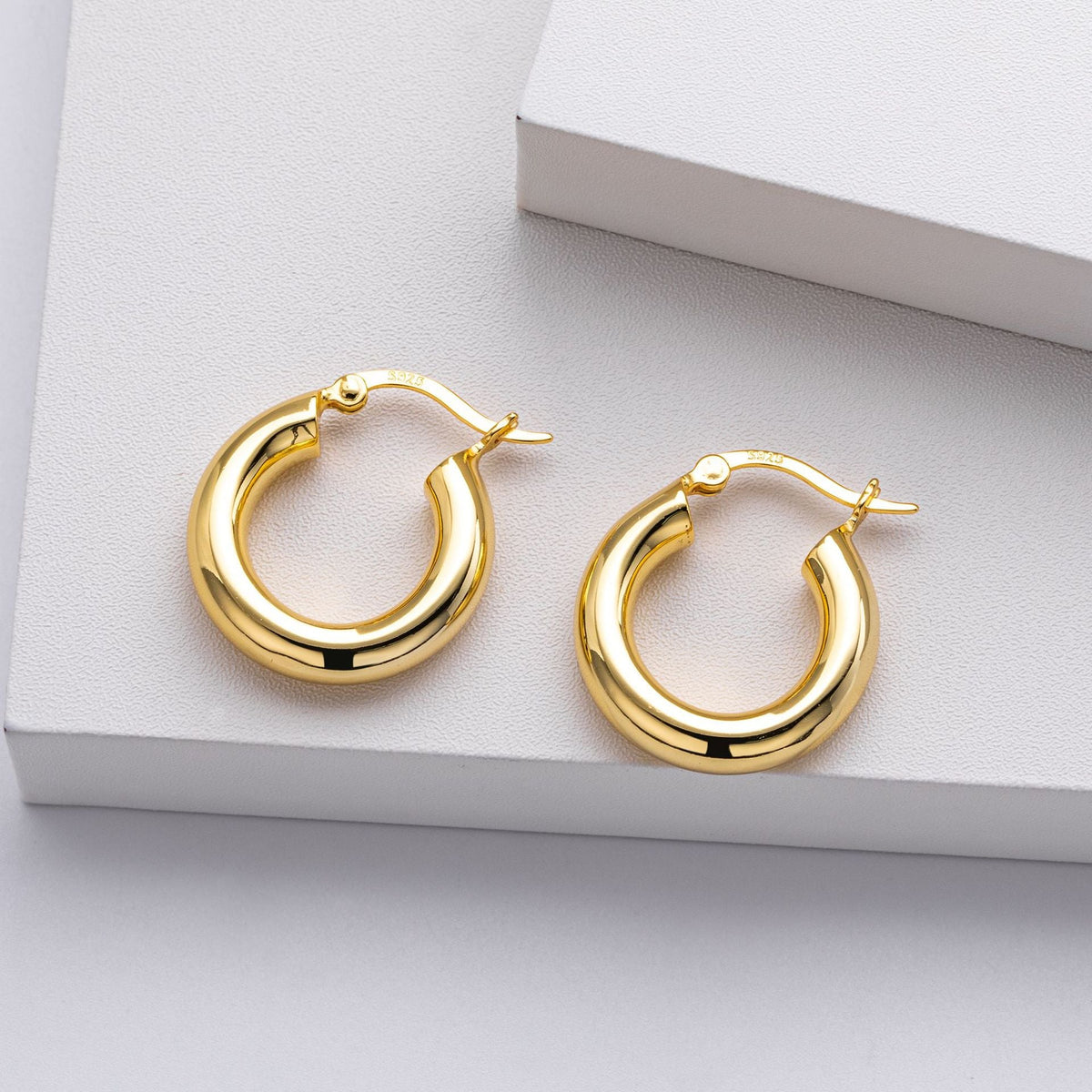 Créoles pour femme au design incurvé en argent sterling 925