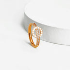 Bague élégante pour femme au design numérique ludique