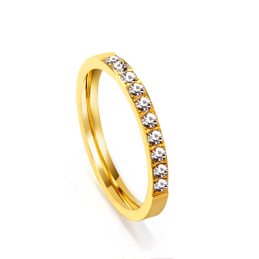 Bague pour femme avec zircones et finition dorée