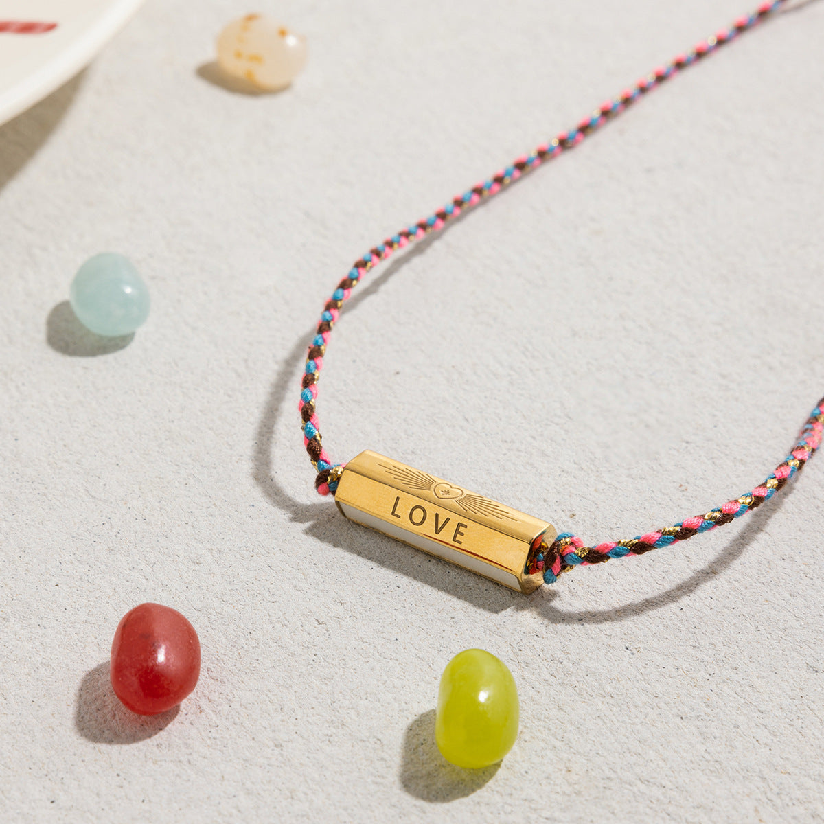 Bracelet pour femme avec élément en acier inoxydable et fermoir réglable