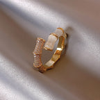 Bague pour femme en acier inoxydable scintillant avec oxydes de zirconium