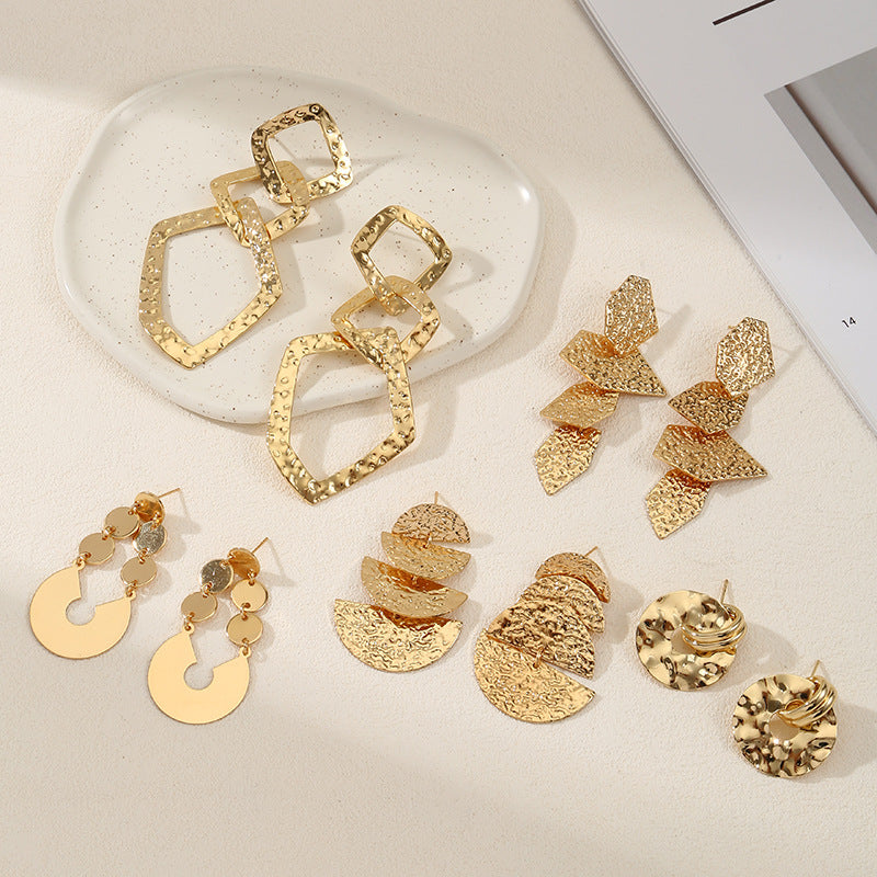 Boucles d'oreilles élégantes pour femme au design plissé rustique