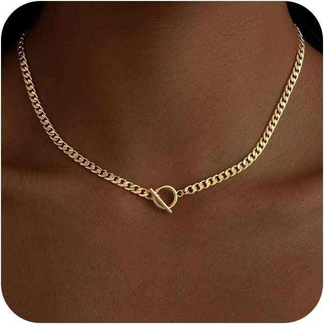 Collier pour femme à maillons robustes avec pendentif cœur