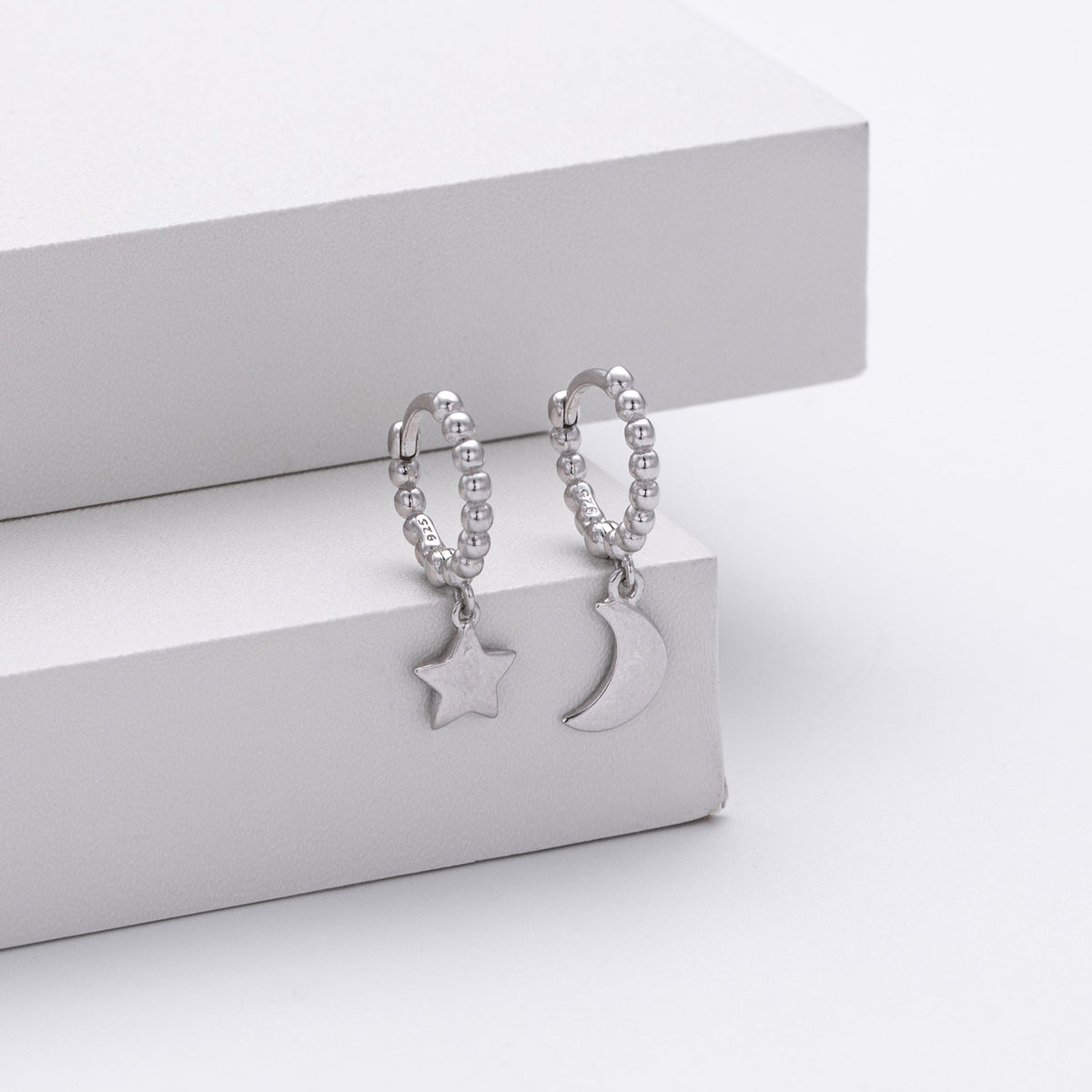 Ohrhänger mit Stern- und Mondanhängern aus 925 Sterling Silber
