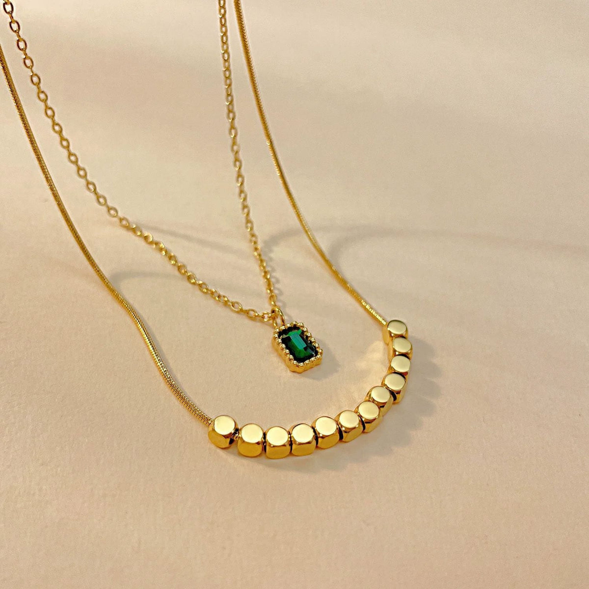 Collier à pendentif minimaliste superposé pour femme