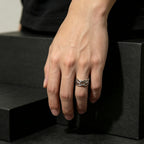 Bague moderne pour femme design ondulé
