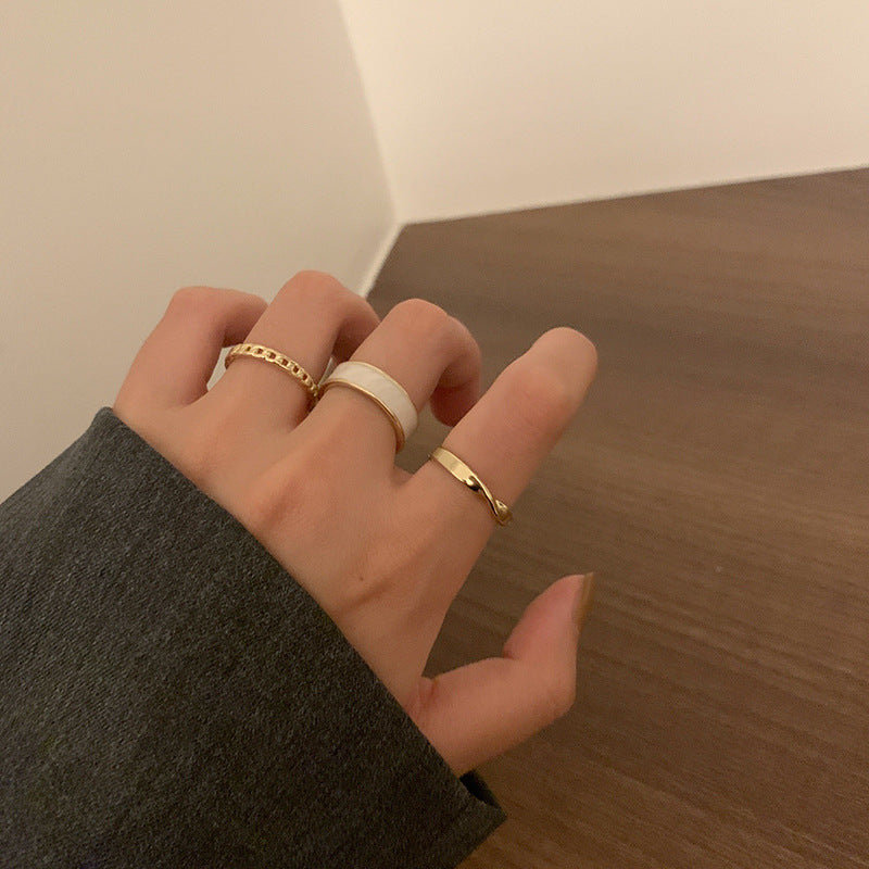 Bague pour femme au design texturé artistique