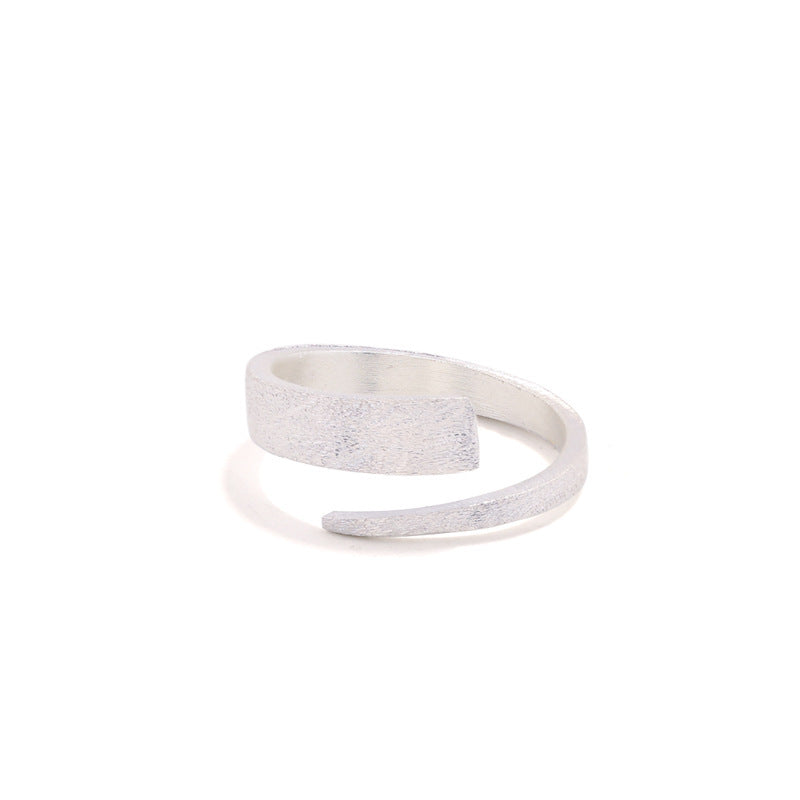 Bague ouverte pour femme au design moderne