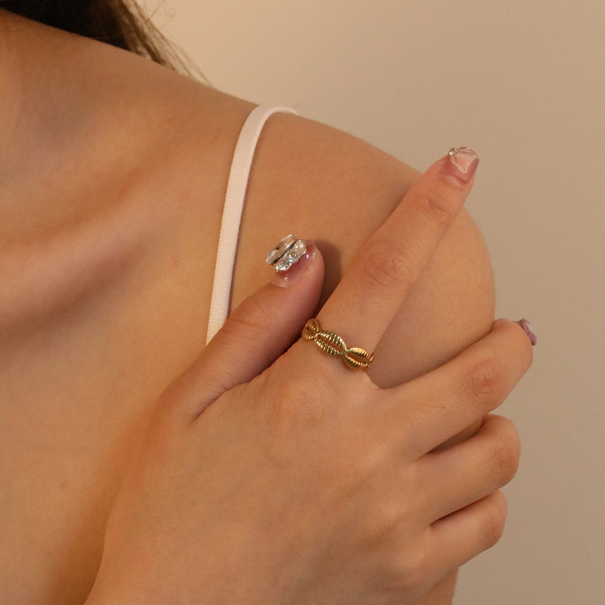 Bague réglable pour femme avec motif de feuilles