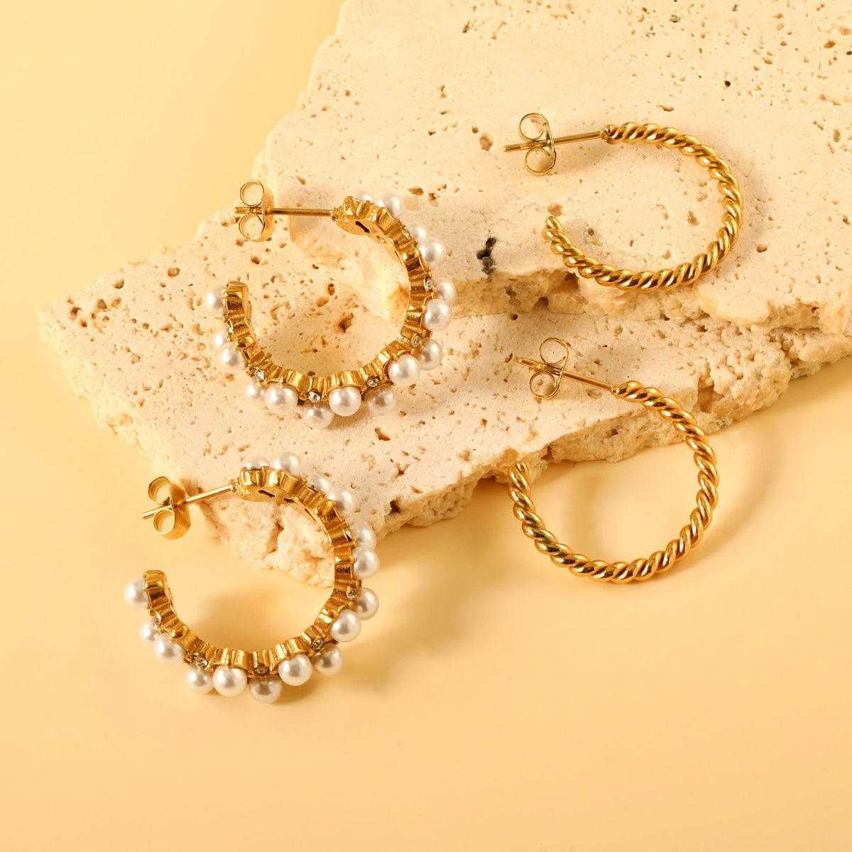 Créoles pour femme en acier inoxydable doré avec perles et zircons