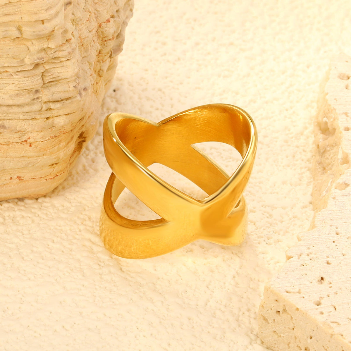 Bague réglable pour femme au design torsadé élégant