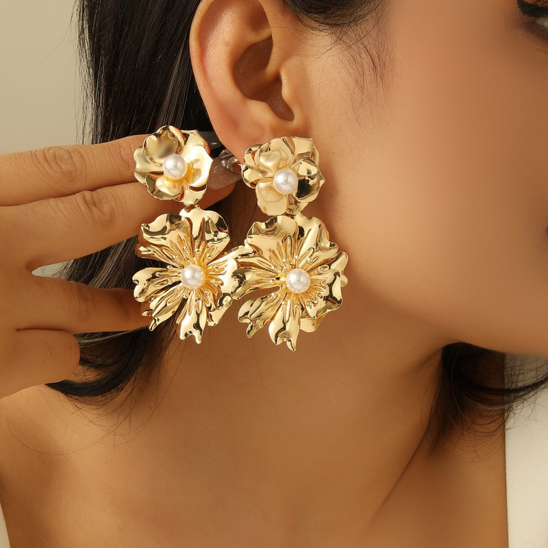 Boucles d'oreilles pour femme motif floral luxueux avec perles