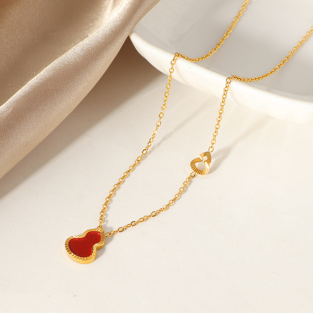 Collier élégant avec pendentif pierre précieuse pour femme
