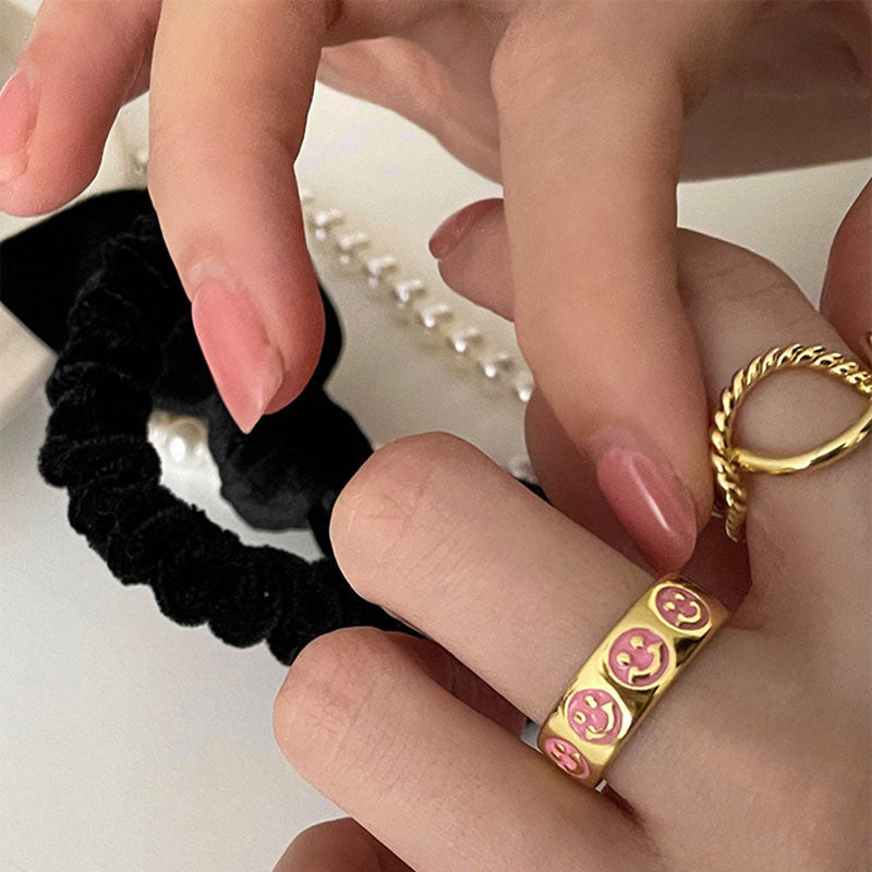 Bague pour femme au design ludique et moderne